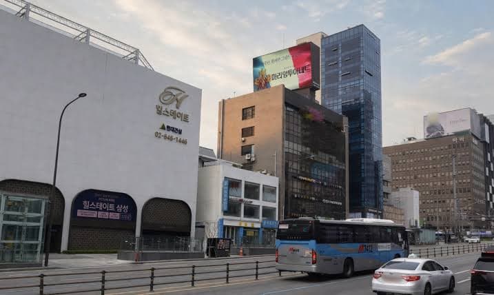 논현역 국전빌딩 옥상 전광판 광고