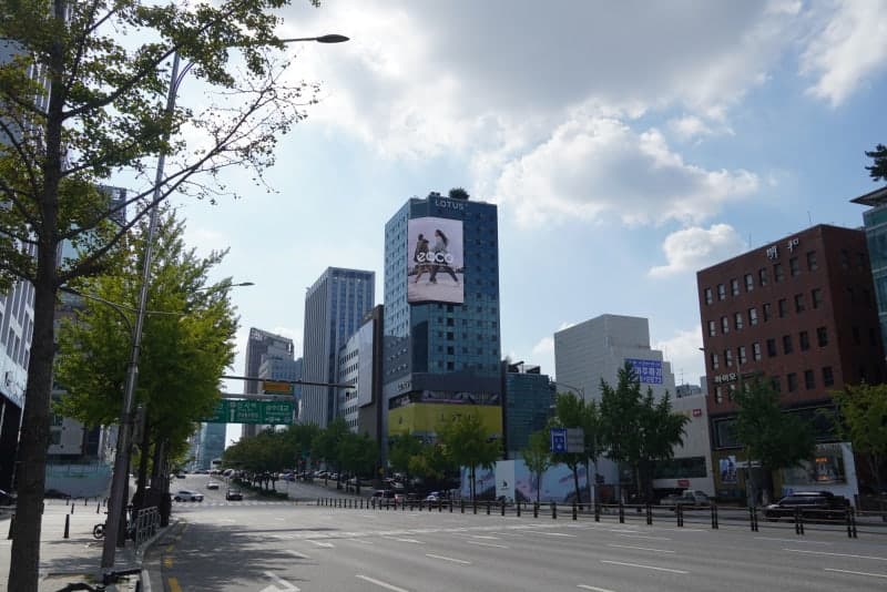 도산대로 썬앤빌 전광판 광고