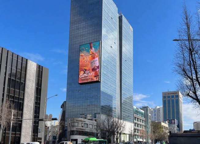 도산대로 한섬빌딩 전광판 광고
