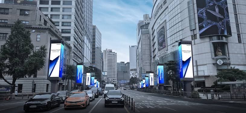 명동 AVENUE 42 미디어폴 광고