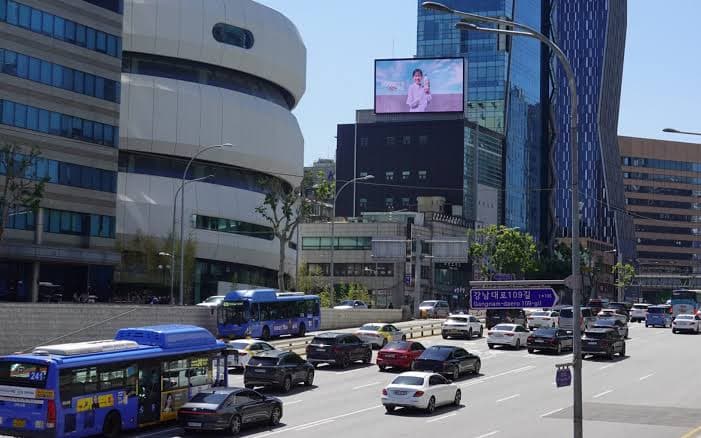 신사 메트로빌딩 전광판 광고