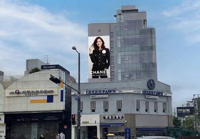 압구정 제원빌딩 외벽 아트월 광고